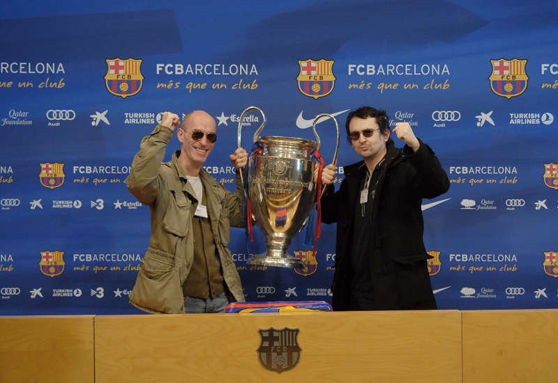 Photo représentant Jewpop et Jewsalsa au stade de Camp Nou à Barcelone Jewpop