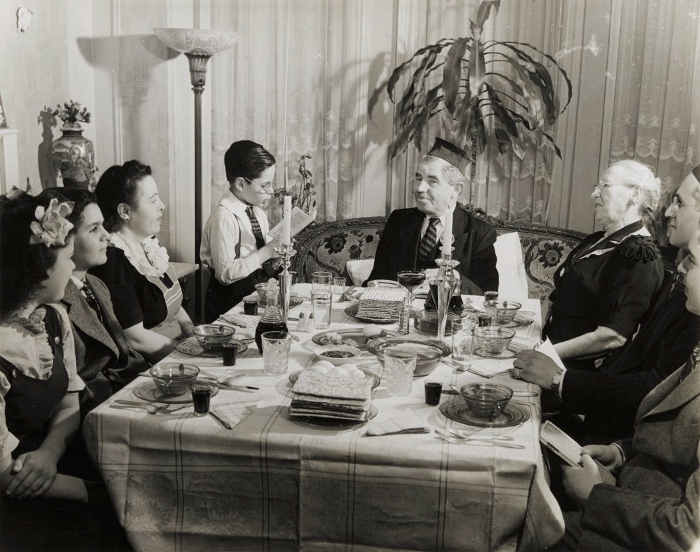 Photo d'un repas de seder de Pessah aux USA années 40 Jewpop